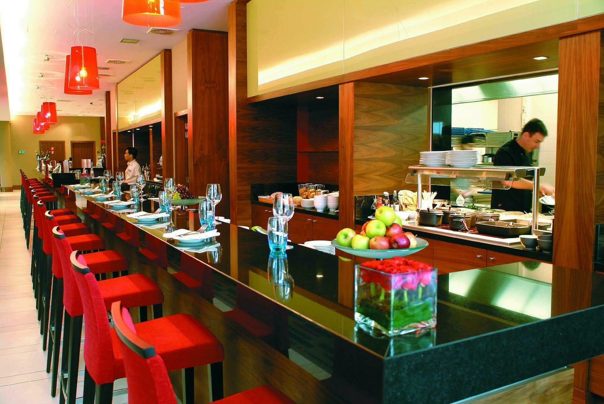 Hotel Radisson Red Brussels 4*